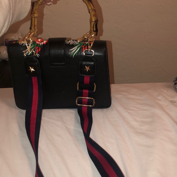 Embroiled Purse - Picture 2 of 8